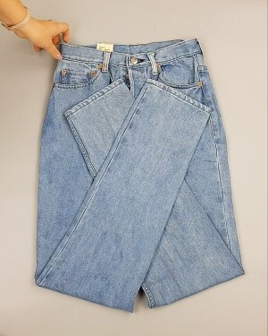 Фотография  240 - Джинсы LEVIS муж #7,7 кг, ЛОТ №7017 оптом в Астрахани и Астраханской области